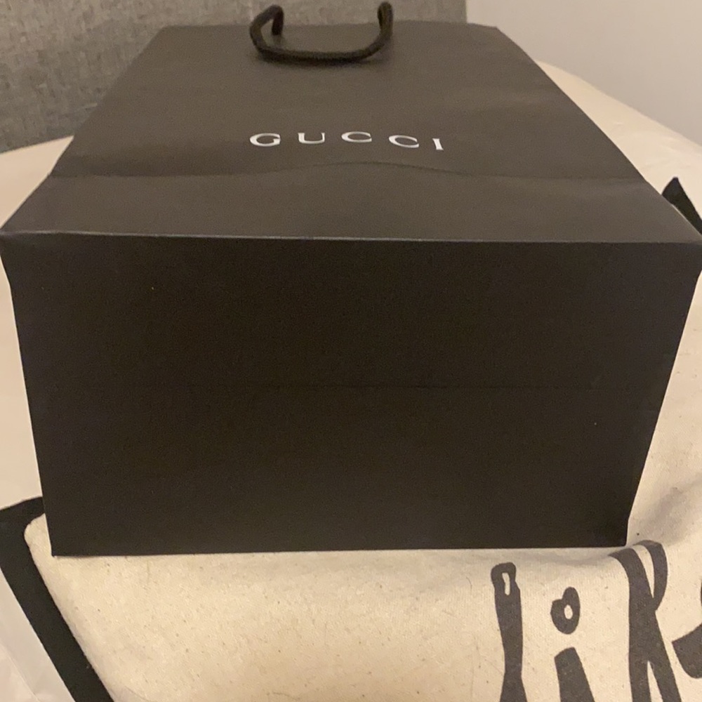 Gucci Authentic Black Shopping Bag - Picture 6 of 8